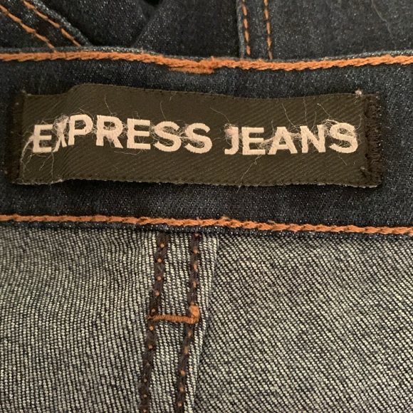 Express, straight leg cut jeans, with beautiful dark wash, size 8, EUC - Picture 10 of 11